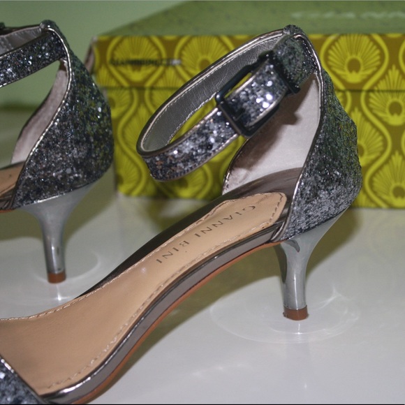 Gianni Bini silver heels - Picture 5 of 8